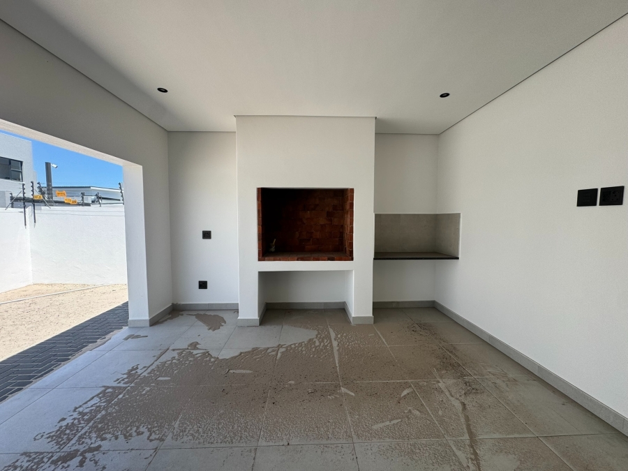 4 Bedroom Property for Sale in Sandown Western Cape